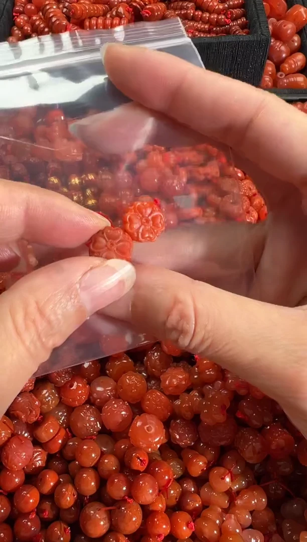 【闪购商品】南红玛瑙颈饰未镶嵌1