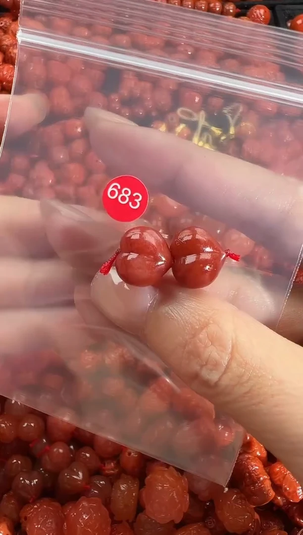 颈饰未镶嵌南红玛瑙1