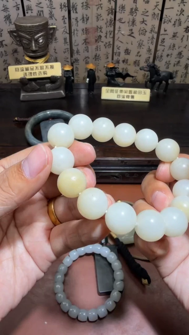 未镶嵌和田玉挂件和田玉