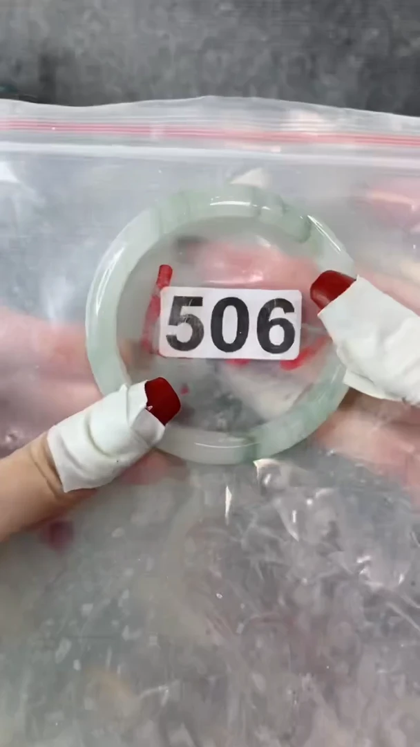 【闪购商品】石英质玉手镯未镶嵌60+506