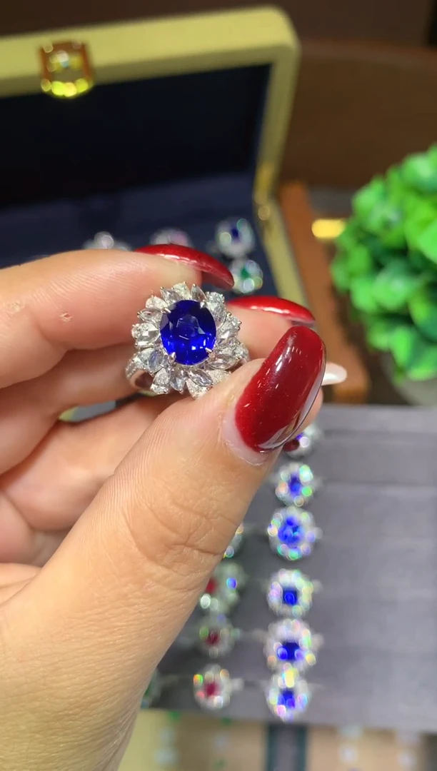 戒指蓝宝石18K金镶嵌3.15ct