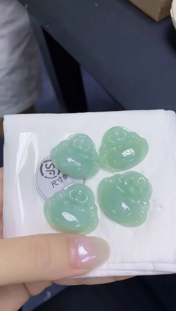 翡翠未镶嵌颈饰天然缅甸翡翠A货多样性发其一