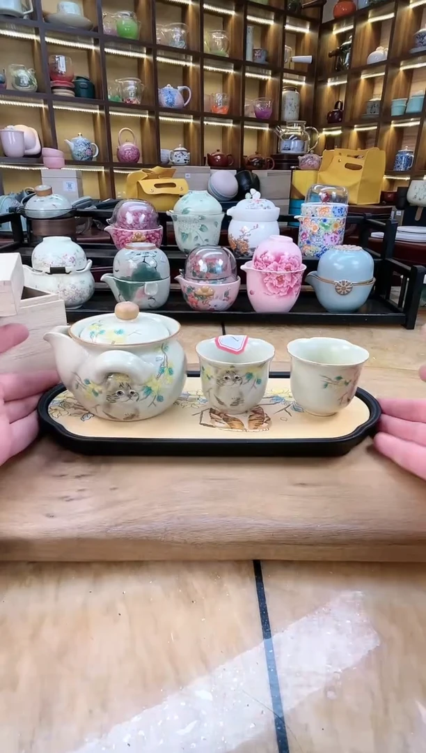 【闪购商品】黄汝猫咪1宝瓶2花口杯加猫咪盘