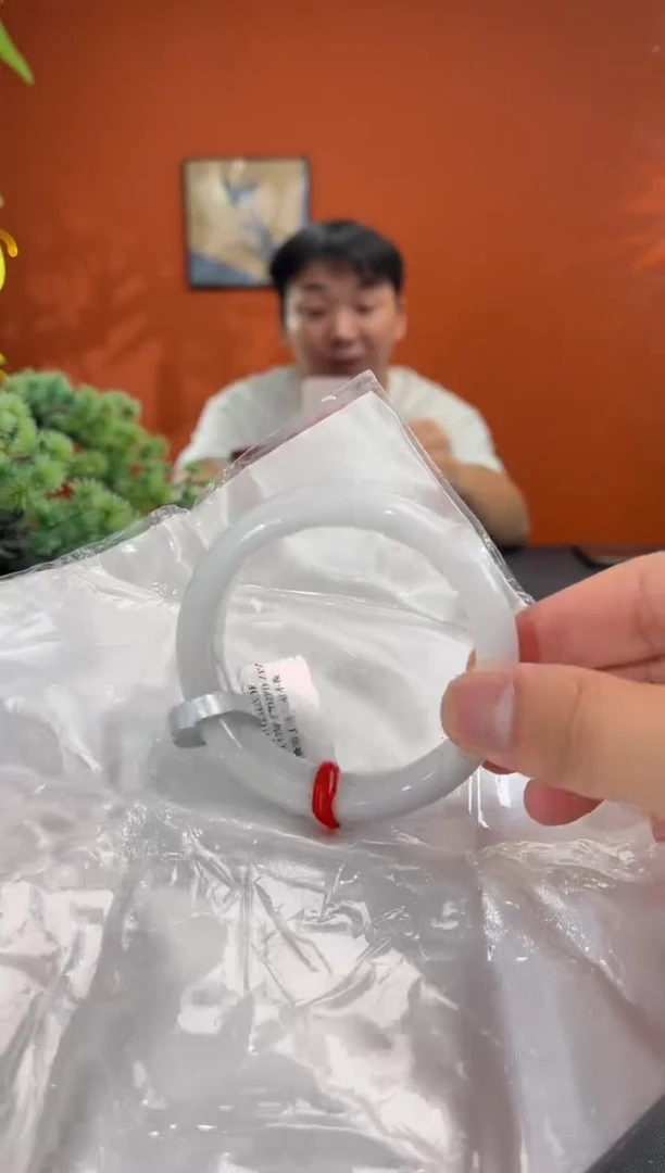 未镶嵌手镯翡翠翡翠手镯