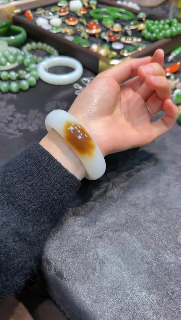 未镶嵌手镯和田玉57