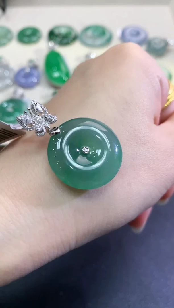 【闪购商品】翡翠颈饰18K金镶嵌B67     多样性一件发货