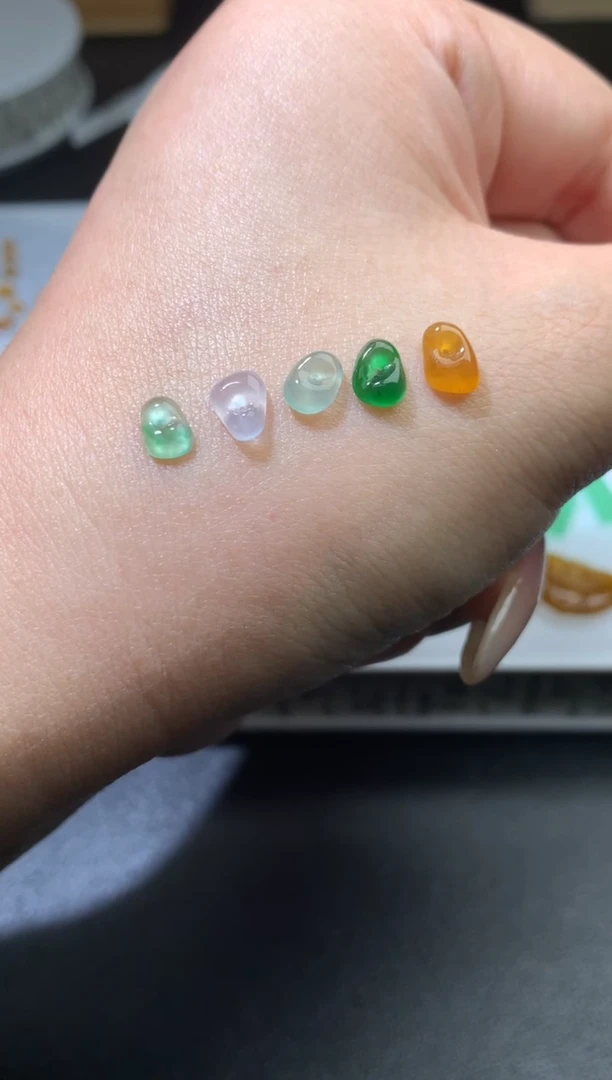 未镶嵌定制翡翠?****?毛货  7*2.5