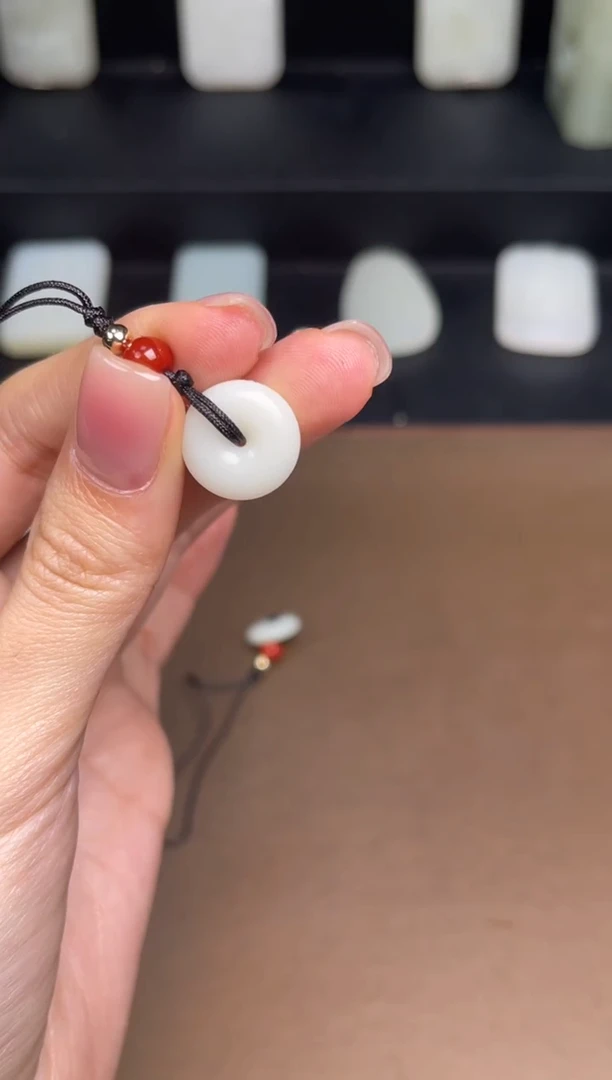 【闪购商品】和田玉颈饰未镶嵌1 卡15mm尺寸