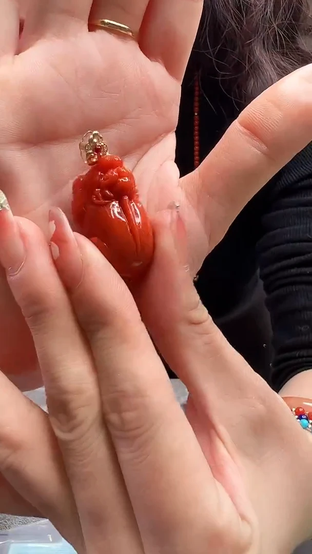 【闪购商品】南红玛瑙吊坠18K金镶嵌/貔貅