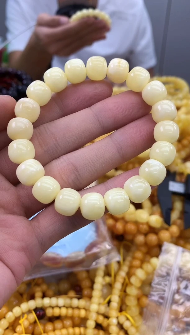 裸石蜜蜡未镶嵌陌***路手串