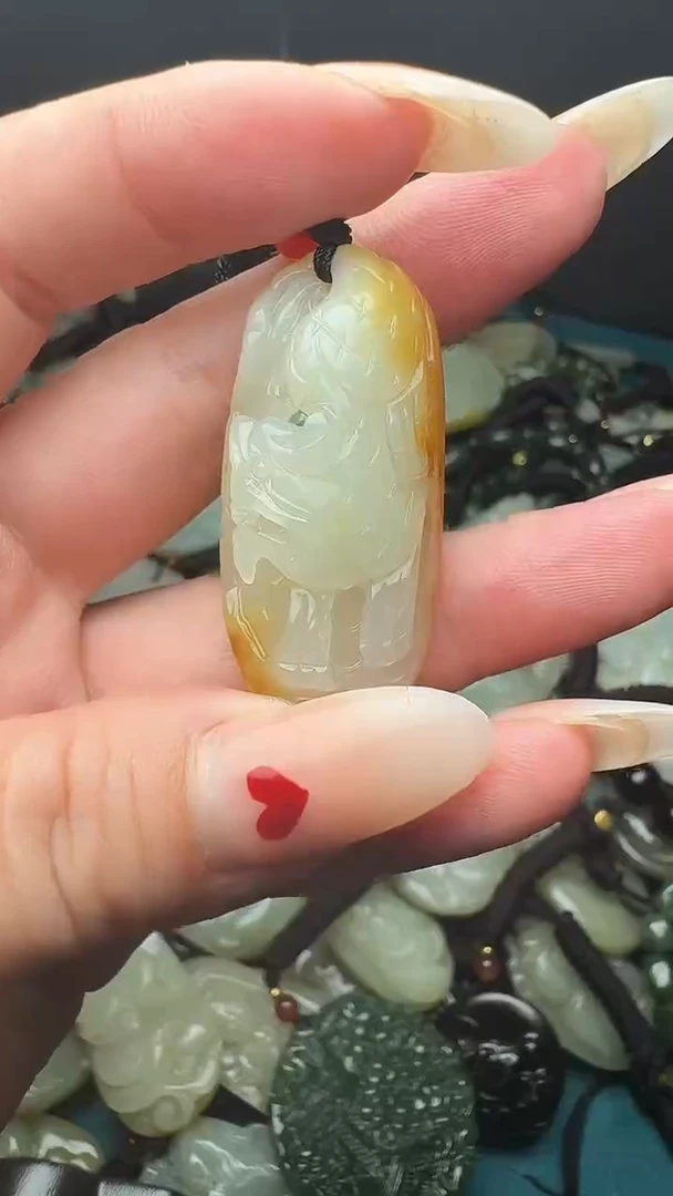 和田玉未镶嵌颈饰1