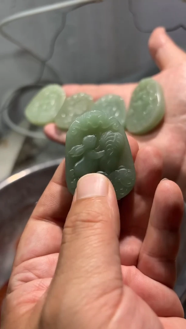 颈饰合金石英质玉1