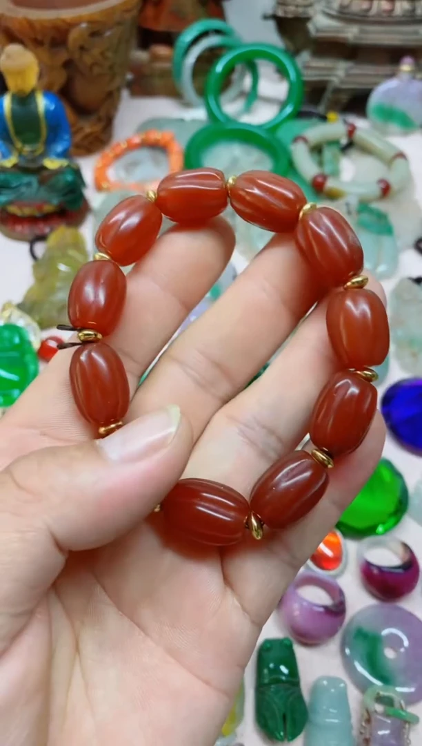 1直播间的实时画面