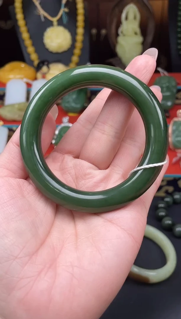 和田玉手镯未镶嵌镯子