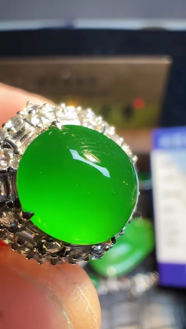 【闪购商品】翡翠戒指18K金镶嵌翡翠回流