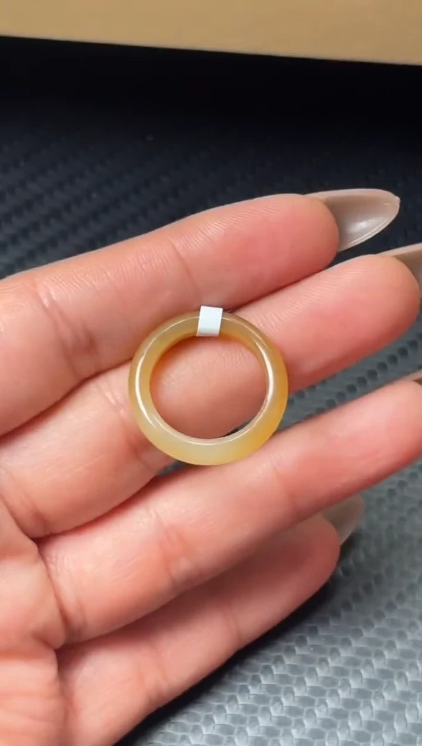 未镶嵌戒圈和田玉若羌微色差16+