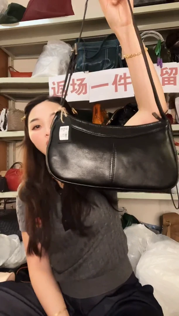 小牛皮（革） 高端订制时尚百搭女士手提 腋下斜跨包包