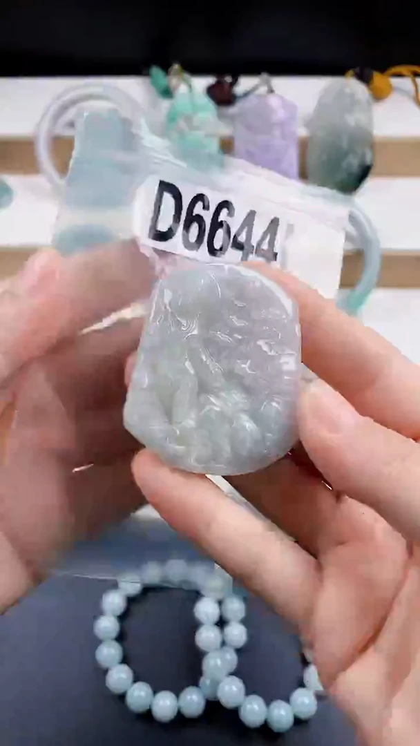 颈饰未镶嵌翡翠天然翡翠吊坠挂件