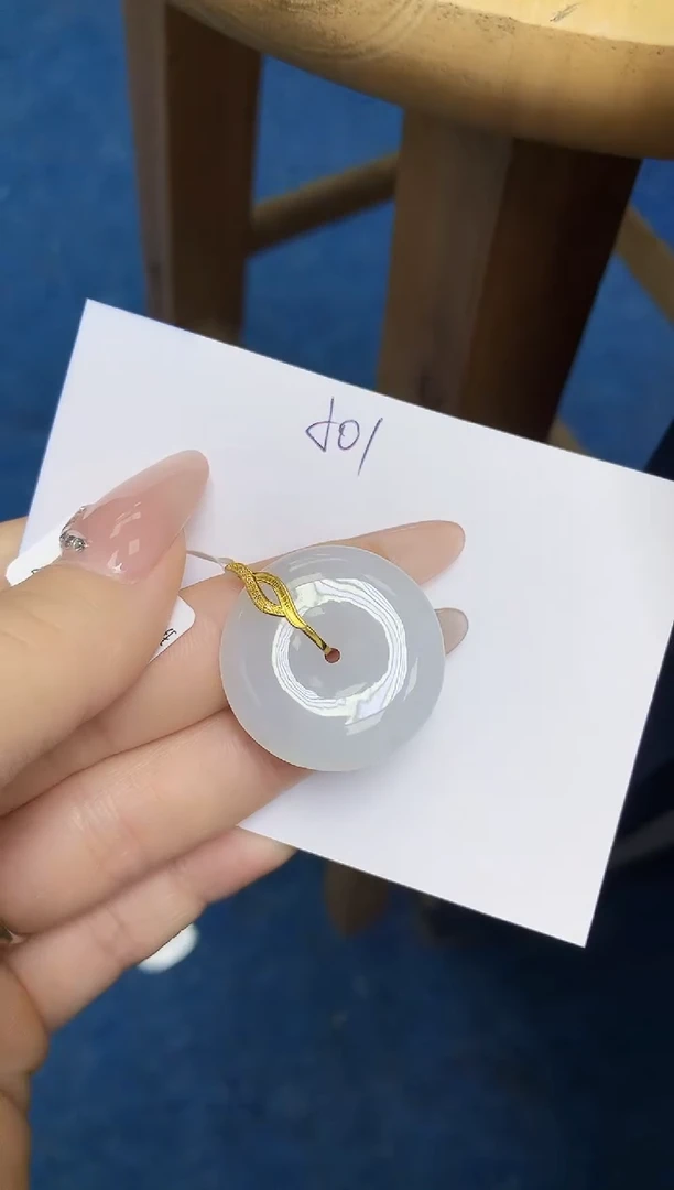 翡翠18K金镶嵌颈饰天然翡翠A货