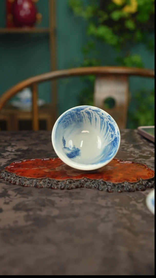 青花手绘山水主人杯