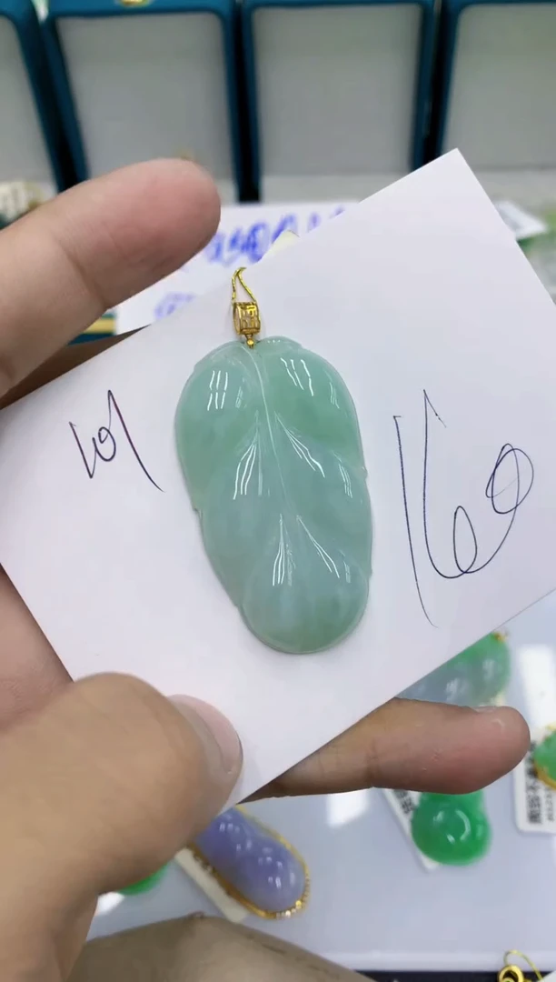 颈饰18K金镶嵌翡翠111111111