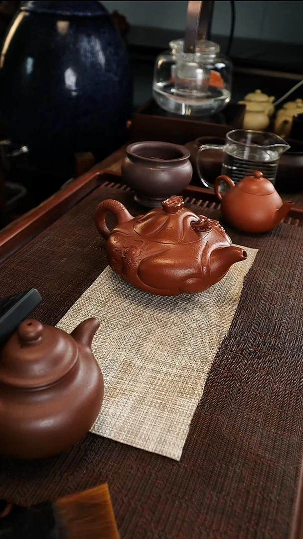 茶壶紫砂五**雀朱泥鱼化龙350的容量