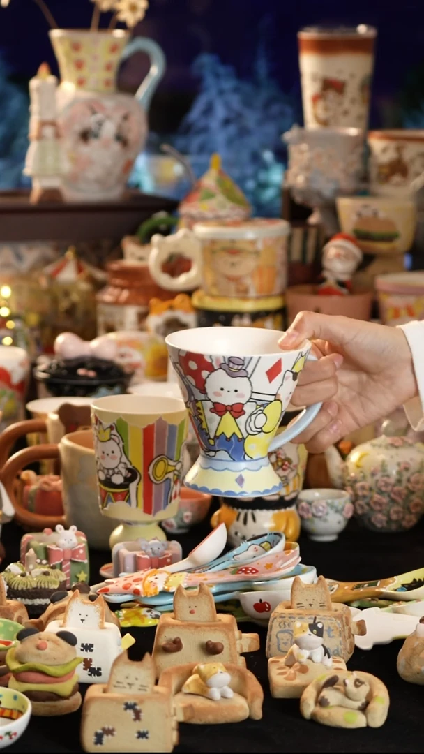 摆件陶景德镇釉下彩手绘设计师款陶瓷