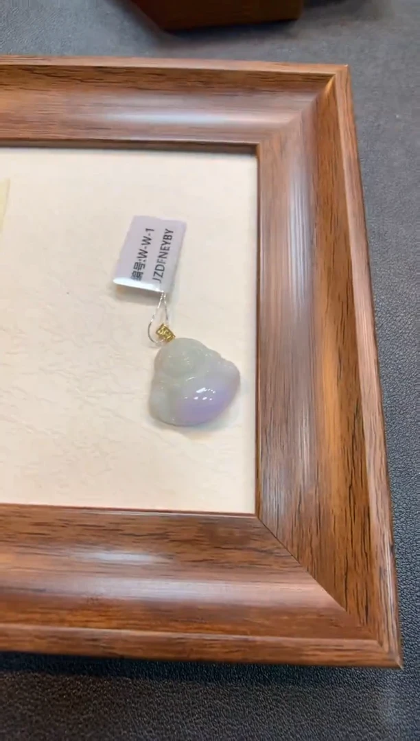 颈饰18K金镶嵌翡翠佛公