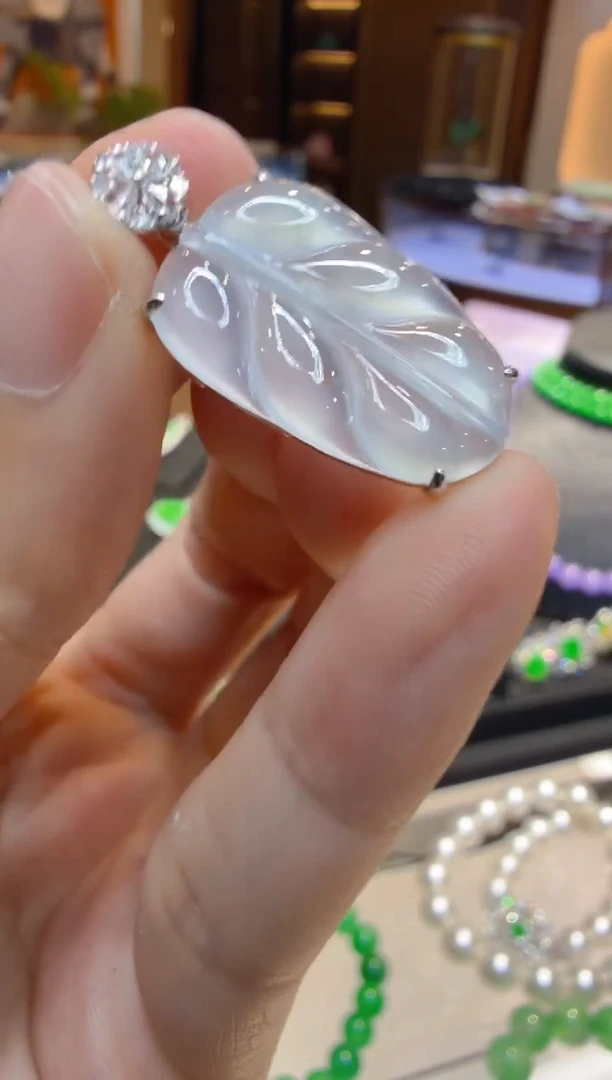 吊坠(不含链)18K金镶嵌翡翠多样性团购发一件