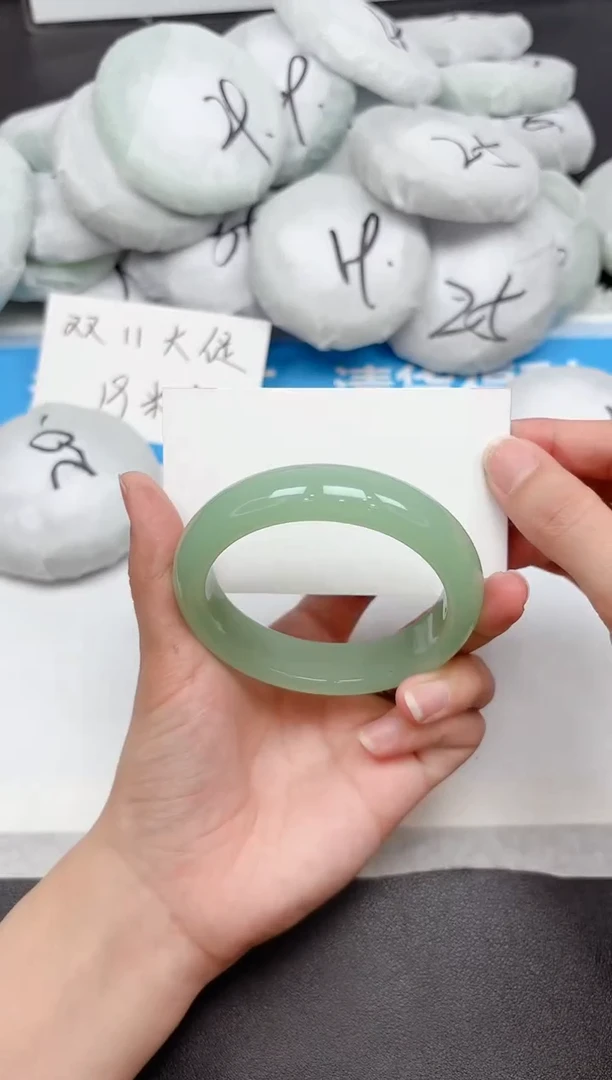 未镶嵌手镯石英质玉323-59.3