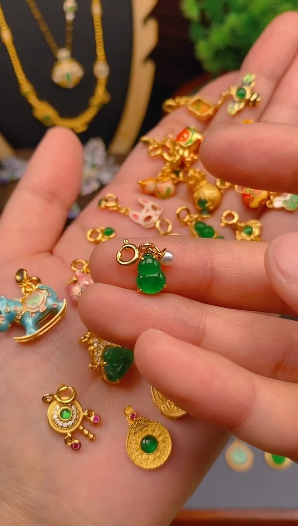 【闪购商品】翡翠吊坠(不含链)银S925镶嵌葫芦万能扣