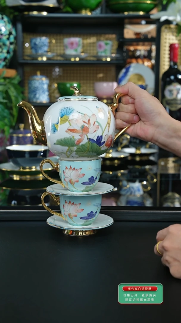 荷花一壶2杯碟，，，，，，，