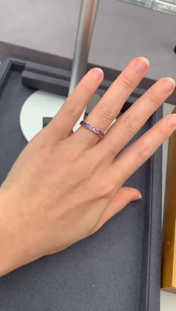 【闪购商品】彩色蓝宝石戒指18K金镶嵌2.2ct彩蓝宝手链