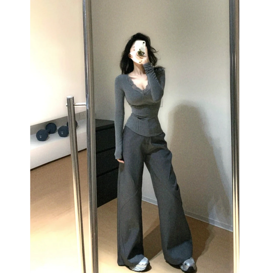 灰色v领性感蕾丝长袖t恤打底衫秋冬修身内搭上衣女高腰直筒休闲裤