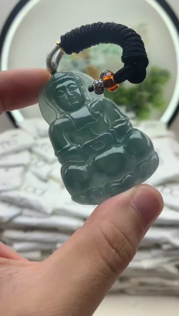 颈饰未镶嵌翡翠观音