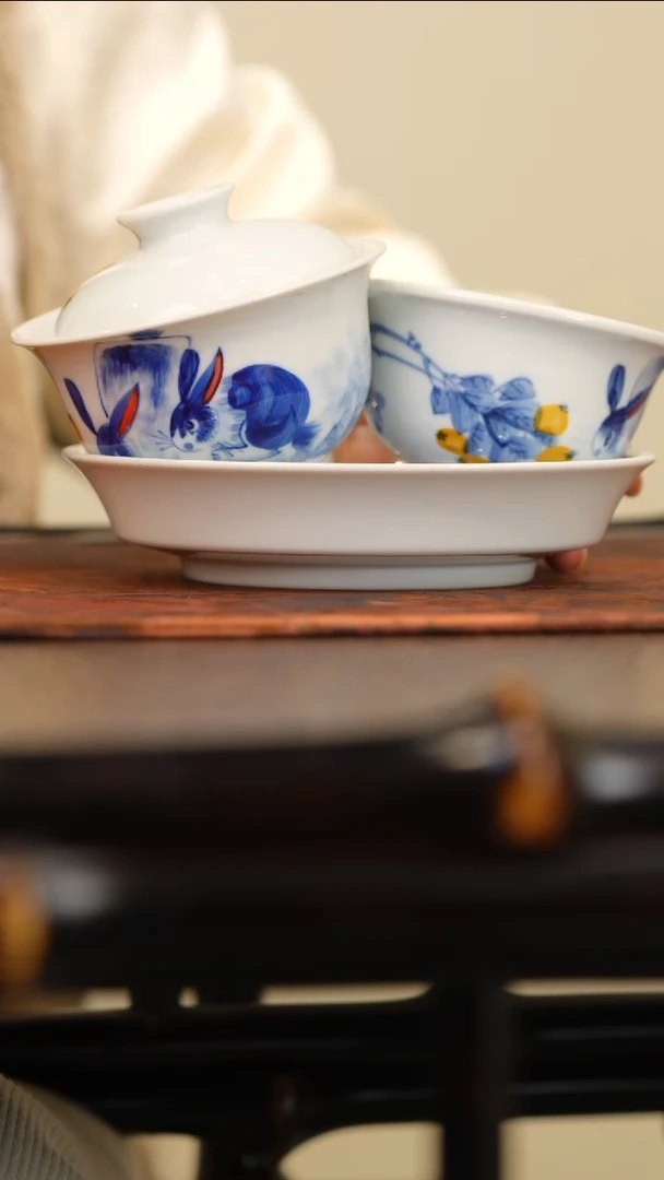 墨舍柴窑写意双兔枇杷一套