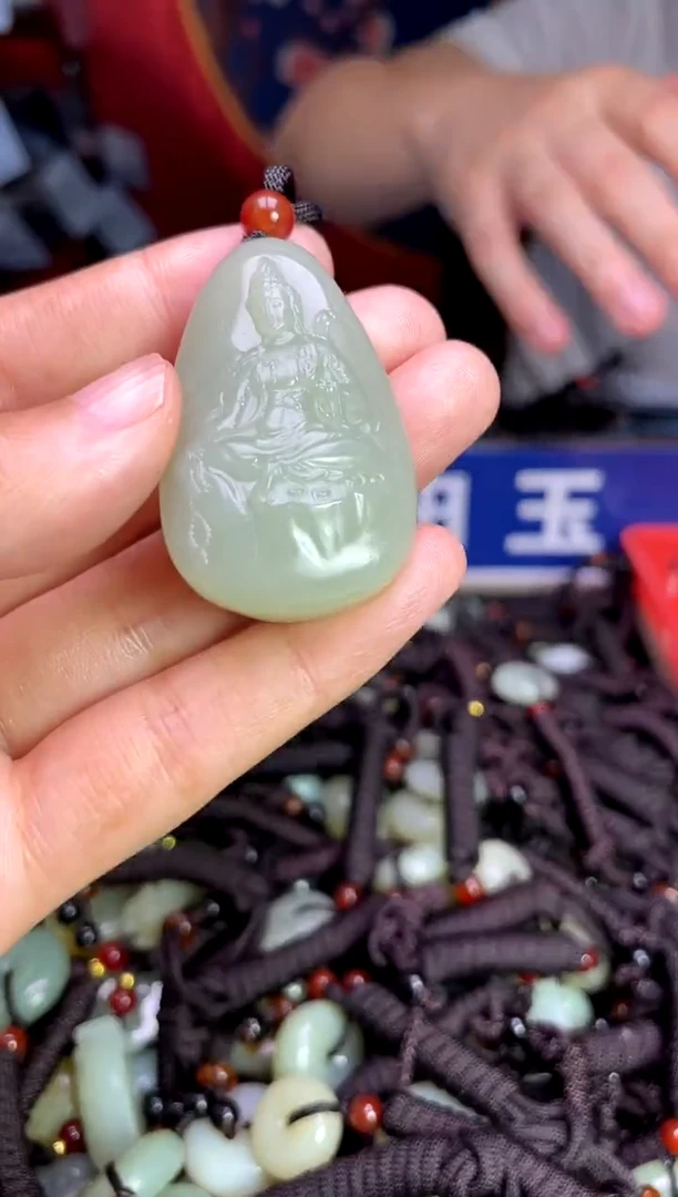 未镶嵌和田玉挂件1