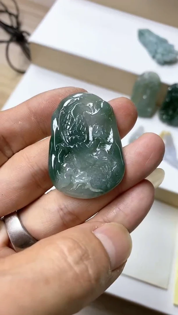 颈饰未镶嵌翡翠云****姐39天然缅甸翡翠A货