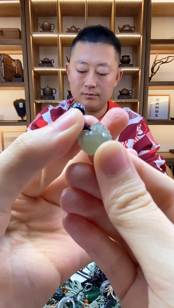 颈饰未镶嵌和田玉和田玉吊坠