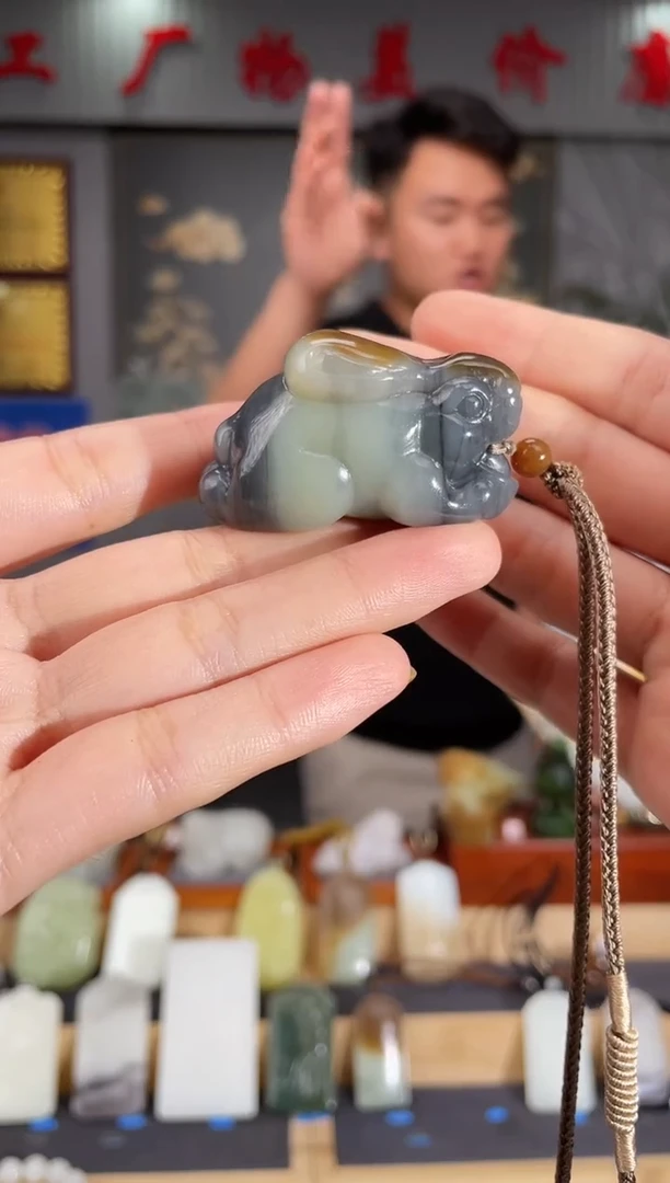 和田玉未镶嵌颈饰1