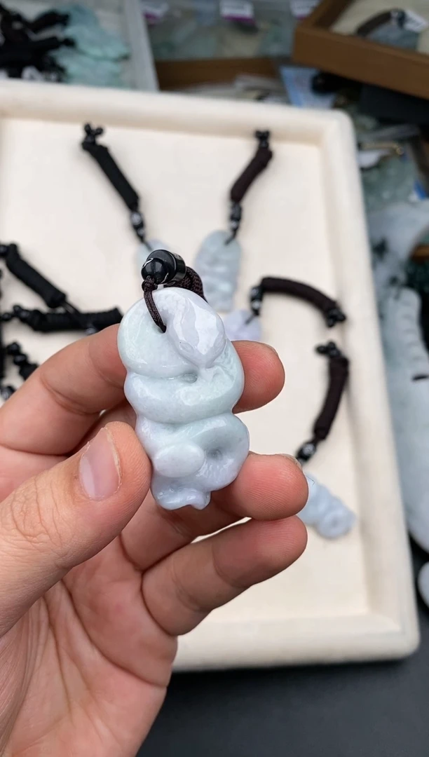 【闪购商品】翡翠颈饰未镶嵌  天然翡翠，一物一图