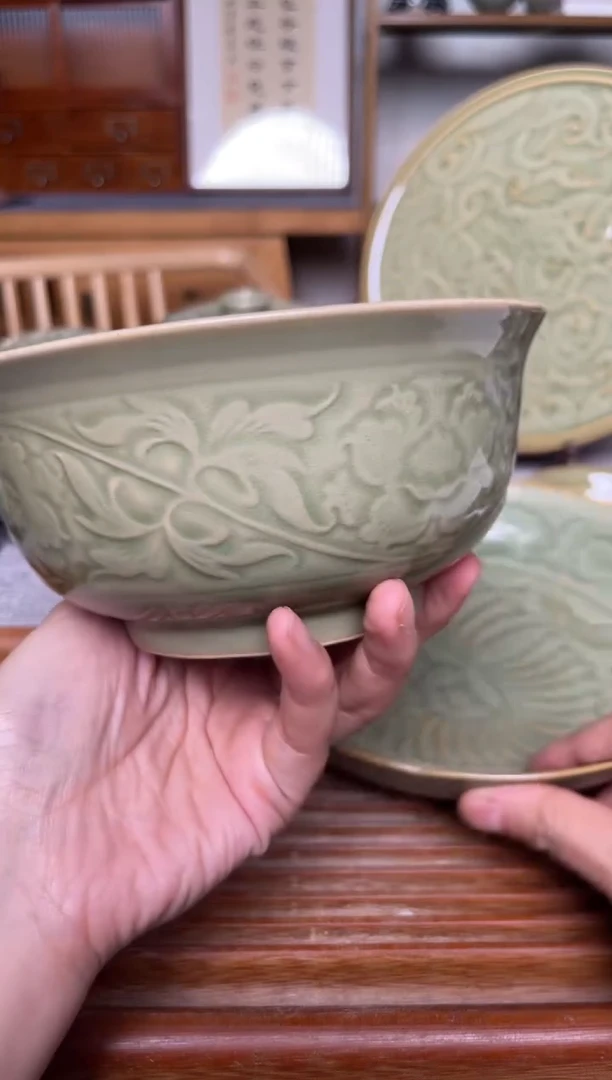 其他秘色5.5英寸缠枝牡丹纹碗 微瑕