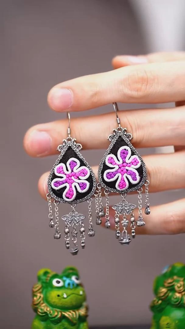 【闪购商品】刺绣黔东南苗族刺绣A670