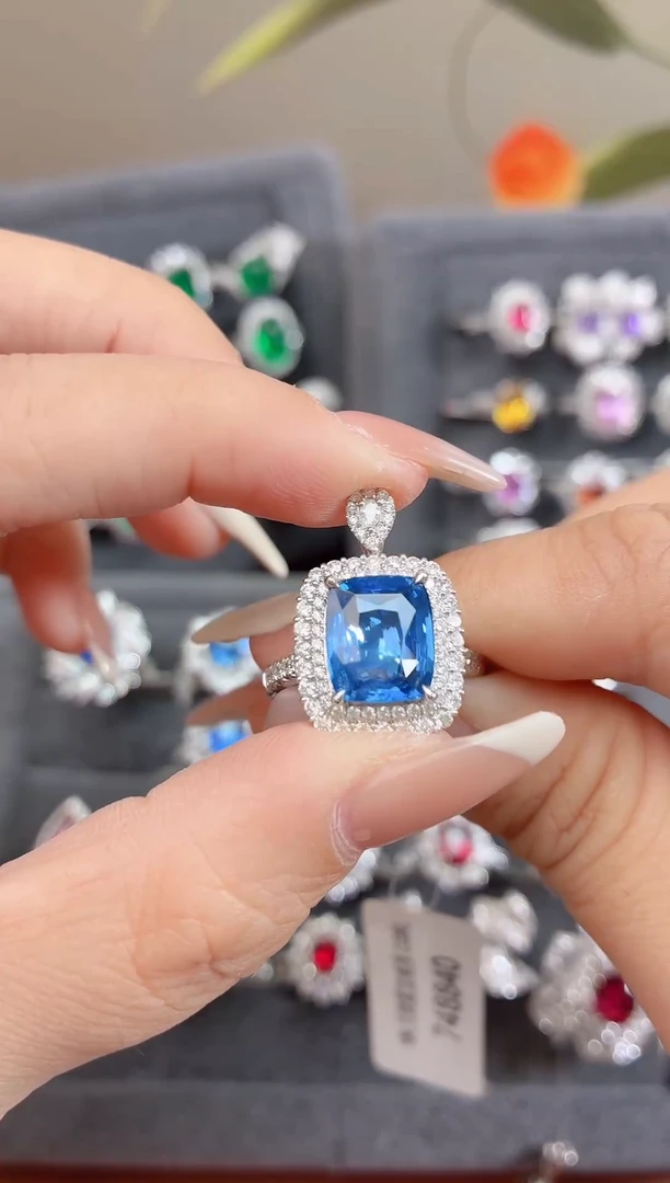 戒指+吊坠两用款蓝宝石18K金镶嵌-4.03克拉*无烧