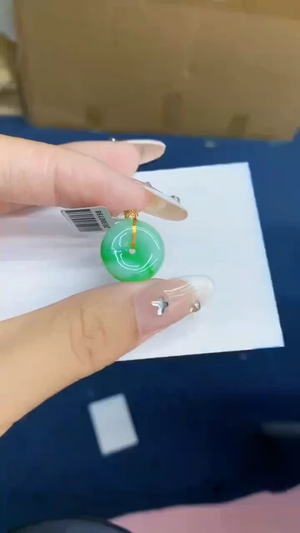 翡翠18K金镶嵌吊坠(不含链)1