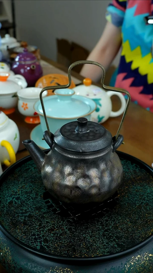 茶瓷物语福利铁锈提梁壶