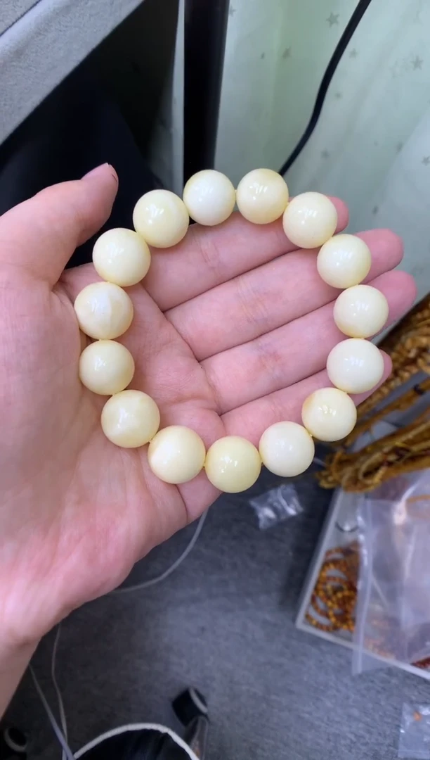 蜜蜡未镶嵌珠宝奇石1