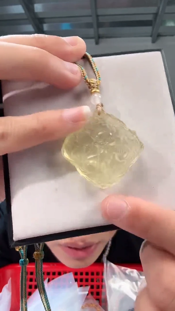 吊坠(赠链)未镶嵌水晶晶8698