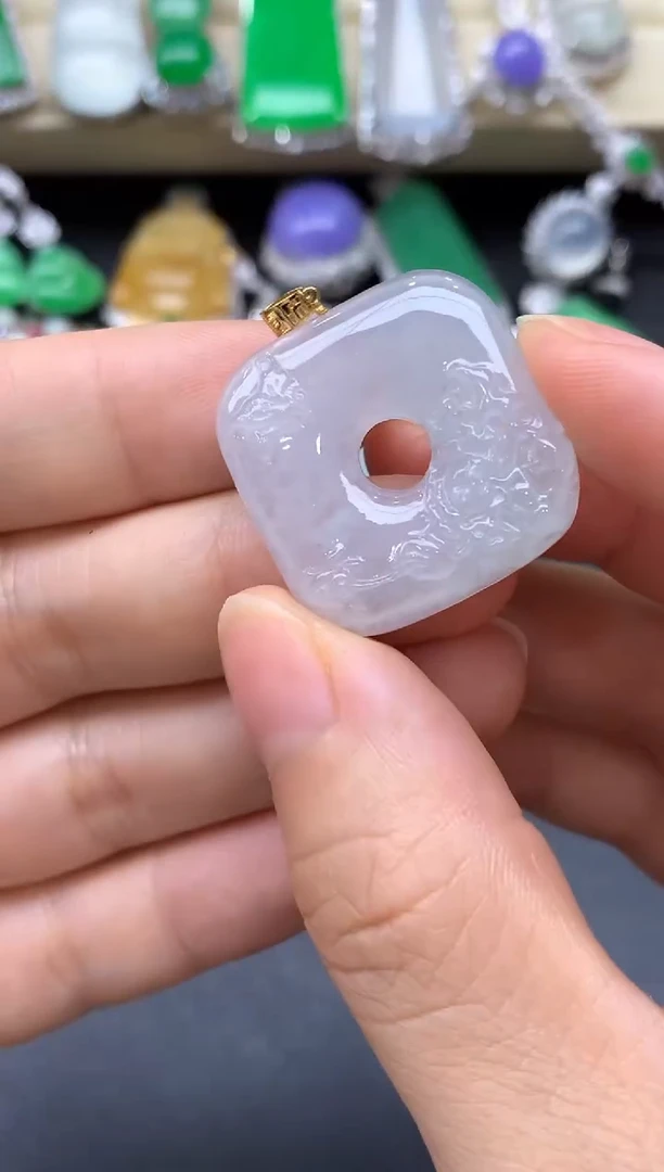 颈饰18K金镶嵌翡翠65-中国好珍宝