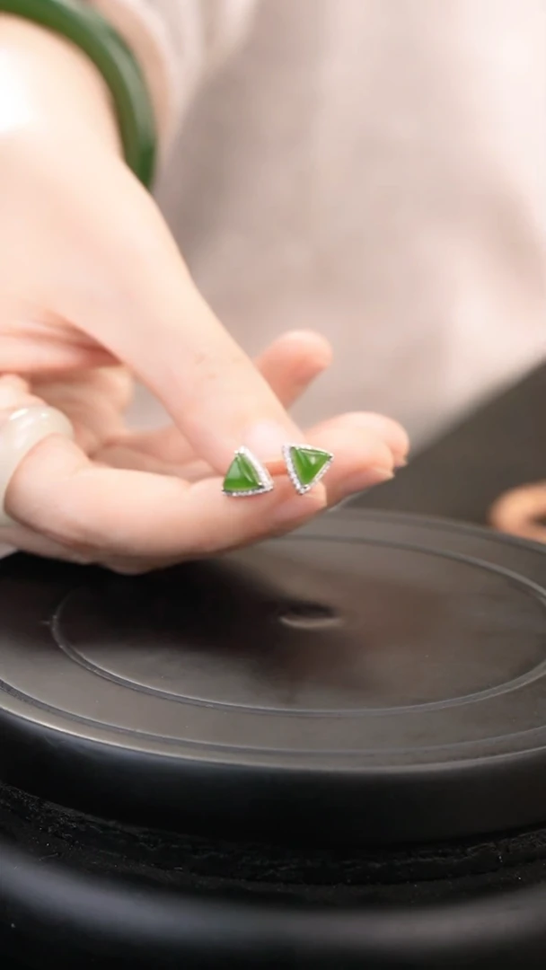 银S925镶嵌和田玉（碧玉）耳饰▲▲